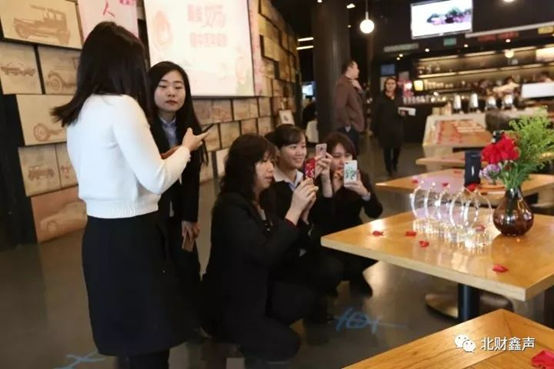 舉辦三八節(jié)慶?；顒?dòng)